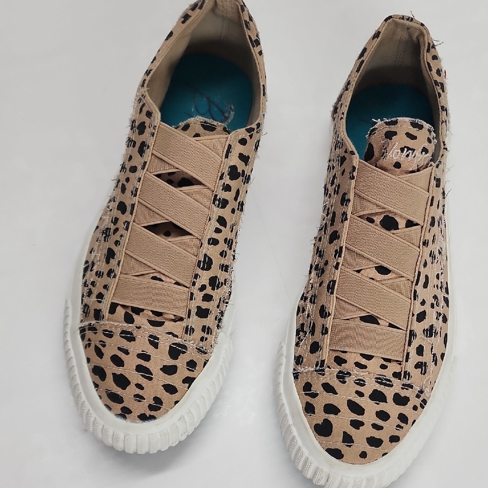 Women’s Slip-On Leopard Print Casual Sneakers - Tan